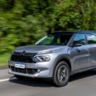 Citroën Aircross XTR 2026 prata em movimento em uma estrada.