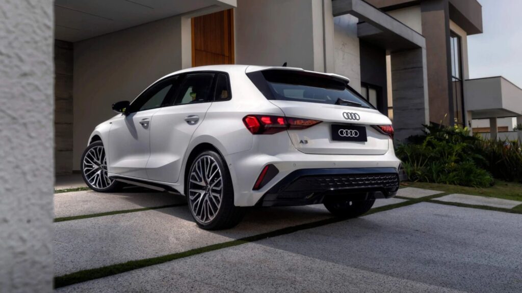 Traseira do Audi A3 Sportback 2025.