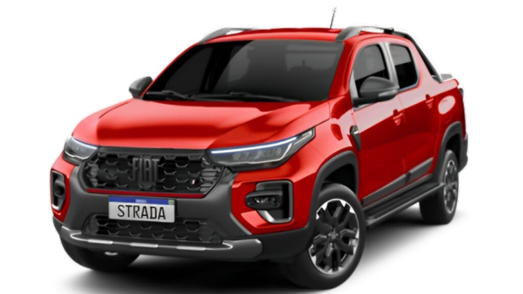 Fiat Strada 2025 na Versão Ultra na cor vermelha na diagonal e no fundo branco.