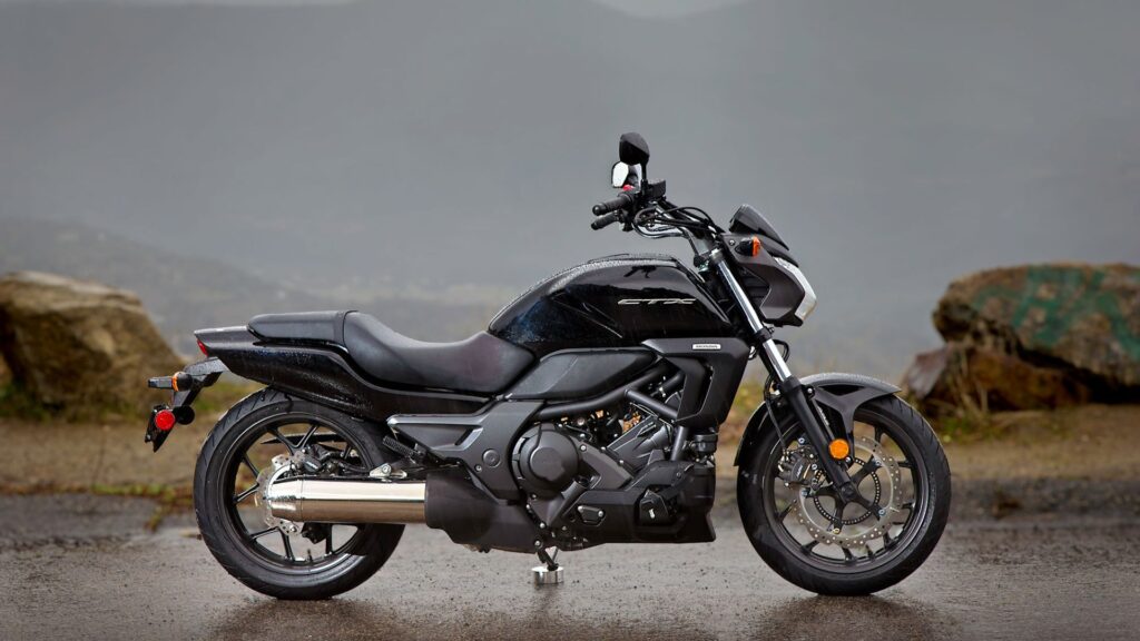 Honda CTX 700N.