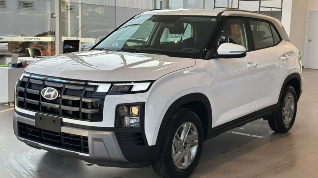 Hyundai Creta Comfort 2026 branco parado na diagonal.