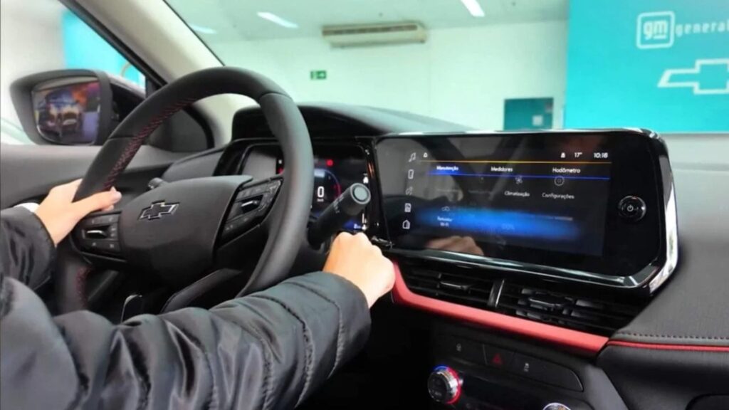 Interna do Chevrolet Tracker.