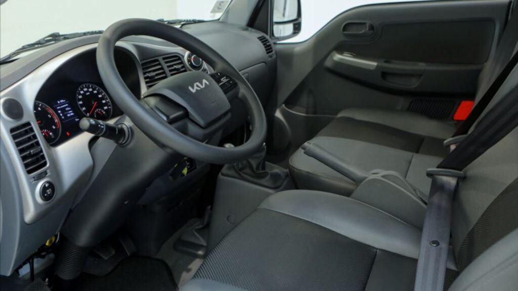 Interna do Novo Kia Bongo 4x4 2026 .