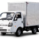 Kia Bongo 4x4 2026 no fundo branco.