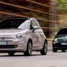 Foto dos pequenos carros na estrada.
