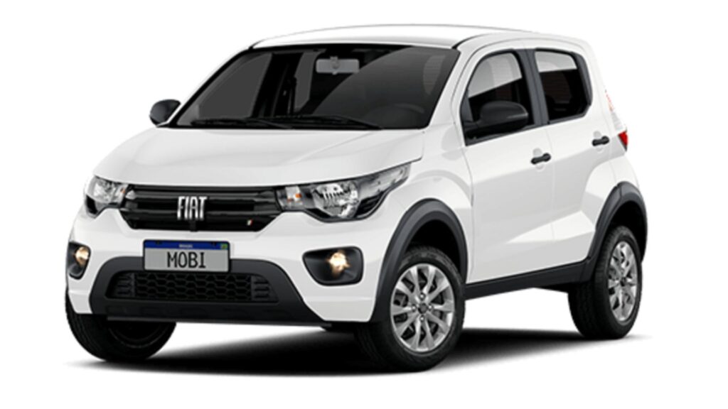 Fiat Mobi branco parado na diagonal.