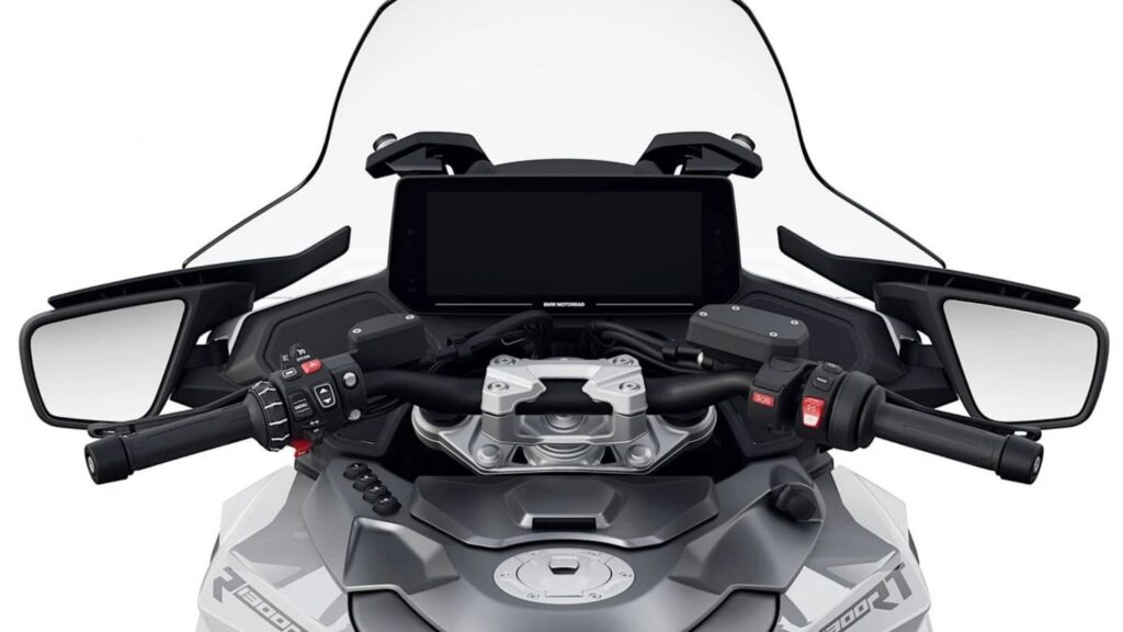 Painel digital da BMW R 1300 RT.