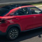 Citroën Basalt Feel vermelho na estrada.