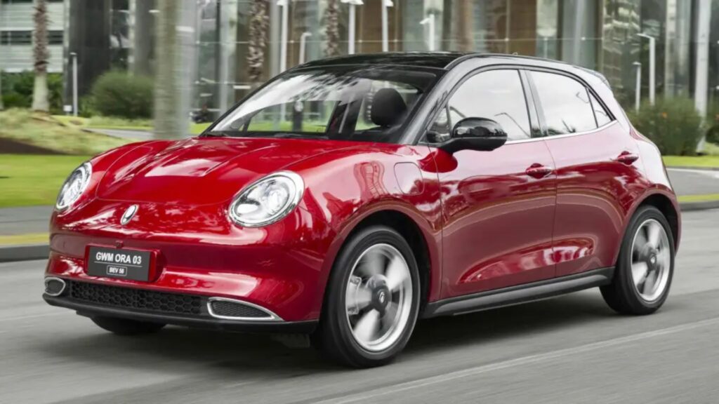GWM ORA 03 BEV58 2026 vermelho na estrada.