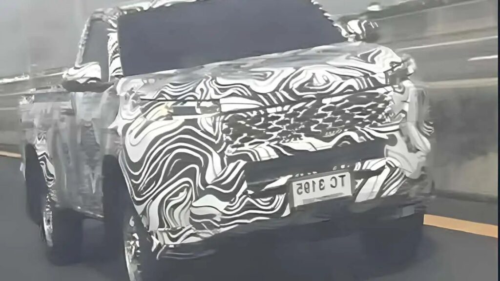 Nova Hilux 2026 camuflada.