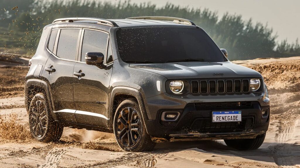 Jeep Renegade Altitude na areia.