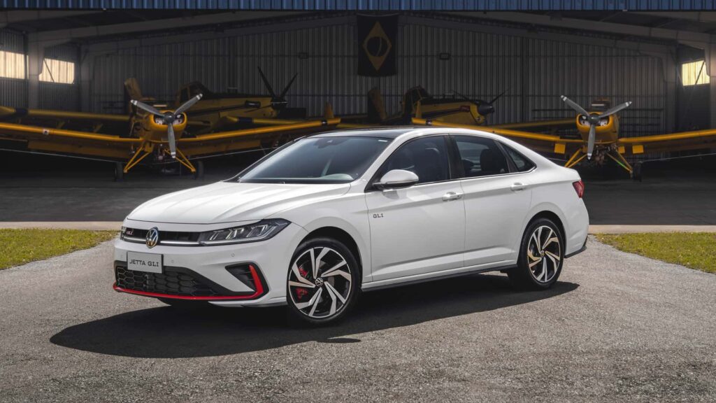 Jetta GLI 2026 na diagonal.