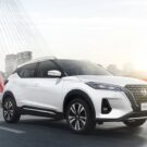 Nissan Kicks Play branco.