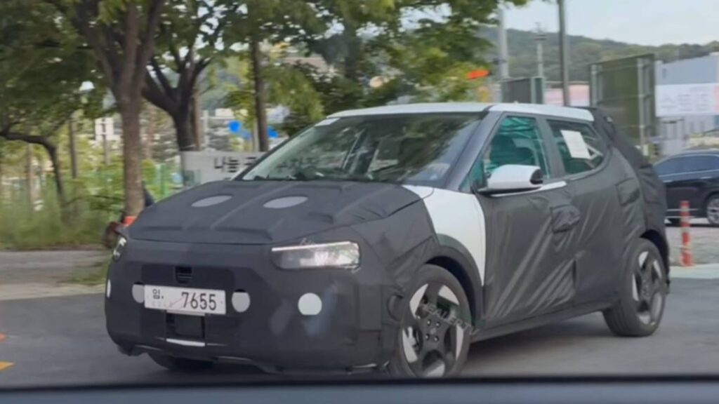 A Nova geração do Hyundai HB20 em movimento.