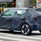 Hyundai HB20 2027 na estrada.