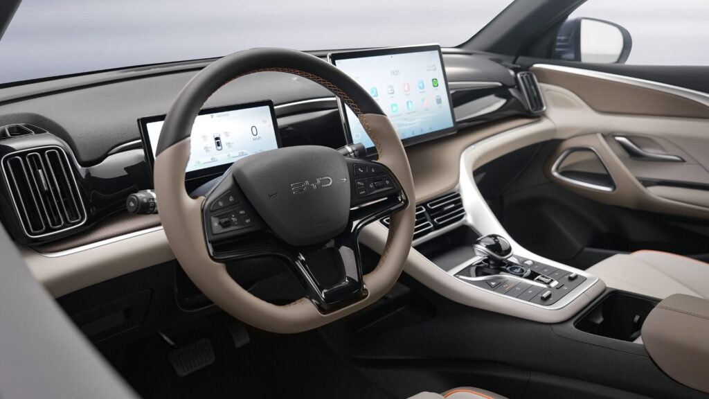 Interna do BYD Song Pro 2026.