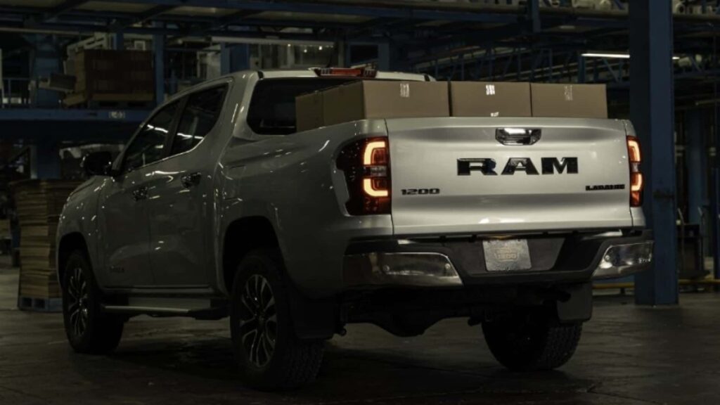 Traseira da Nova Ram 1200 2026.