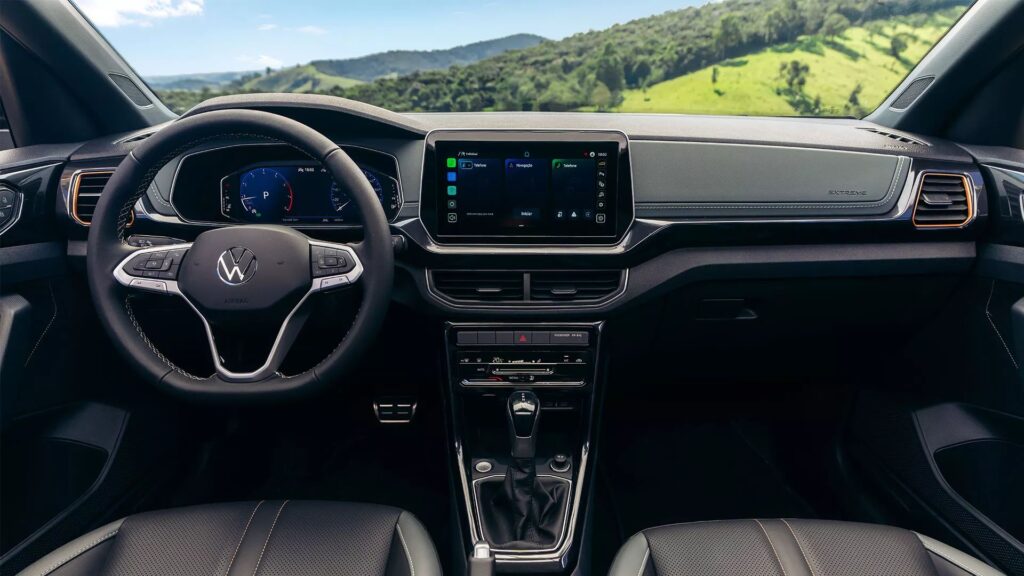 Interior do T-Cross Highline 2026.