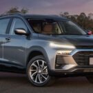 Tracker Premier 2026 cinza.