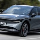 Zeekr 7X na estrada.