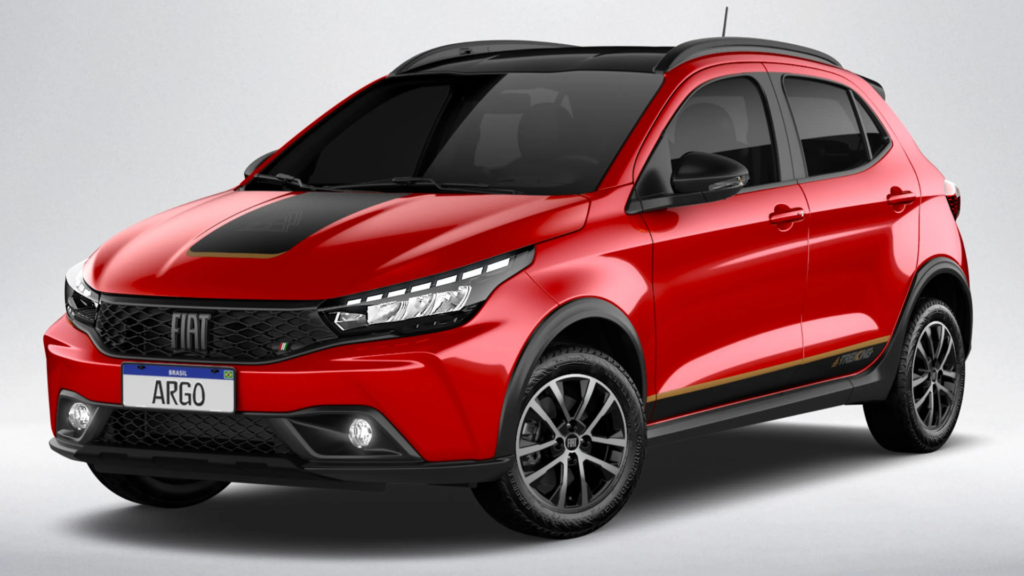 Fiat Argo Trekking 2026 vermelho parado no fundo branco.