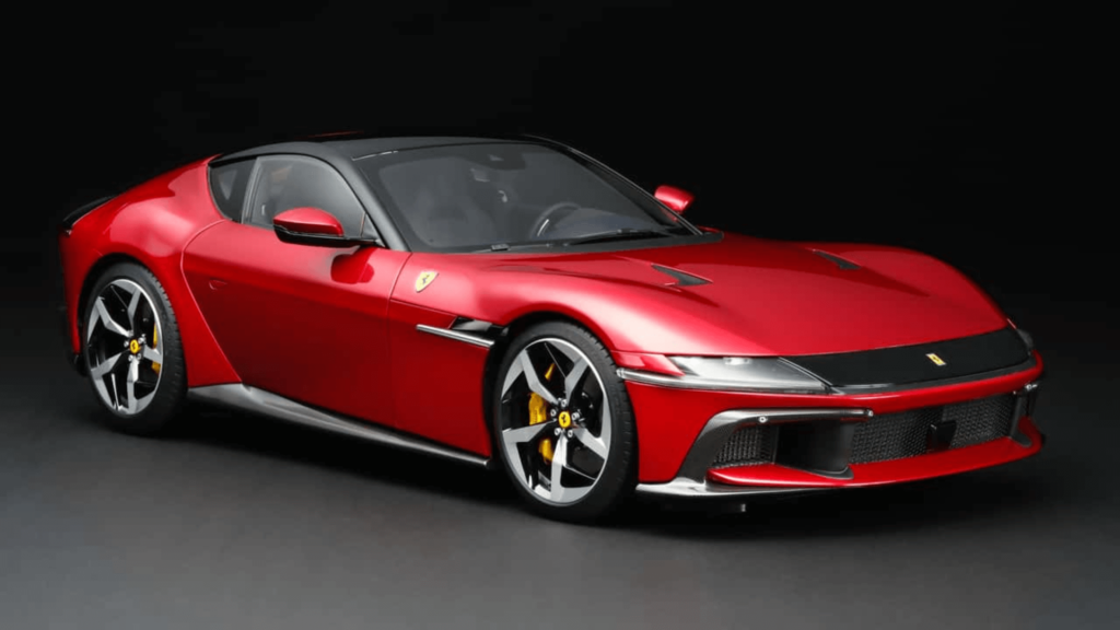 Ferrari 12Cilindri vermelha parada na diagonal em um fundo escuro.