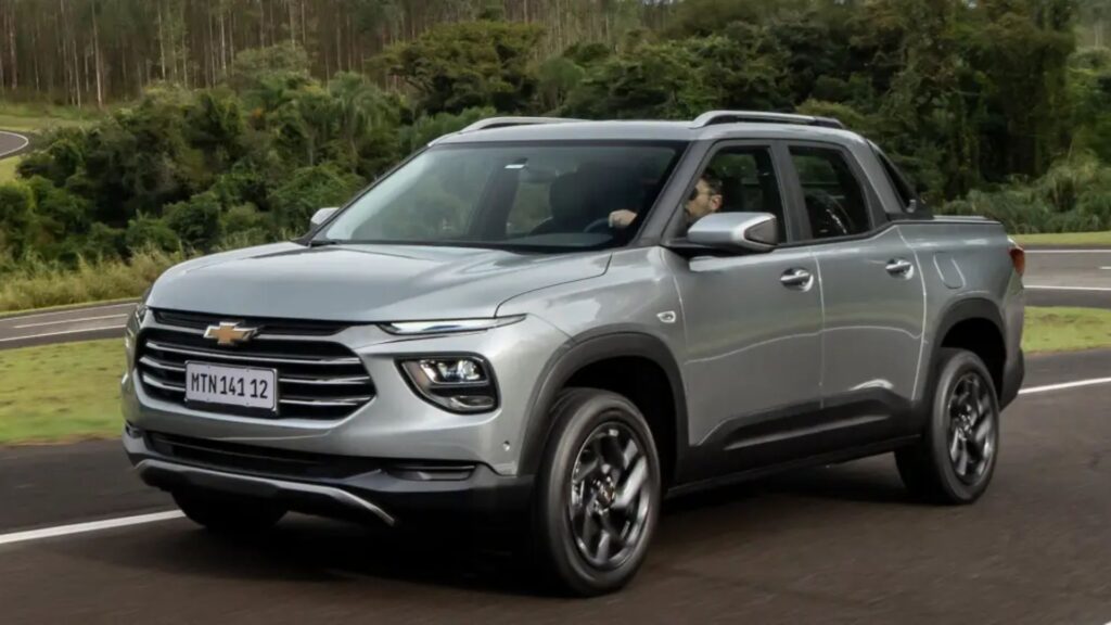 Chevrolet Montana 2026 em movimento.