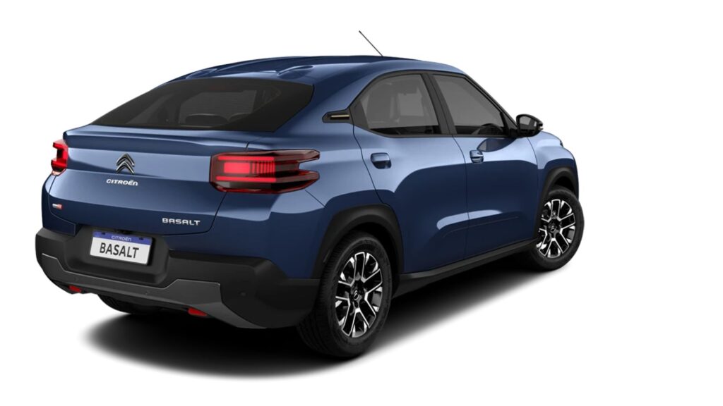 Traseira do Citroën Basalt Shine 2026 azul no fundo branco.