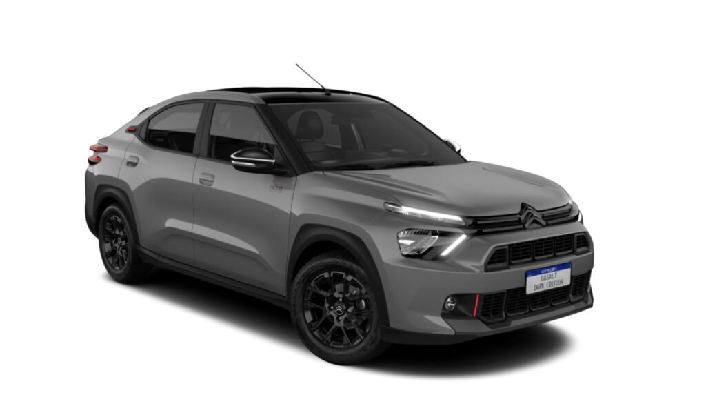 Citroën Basalt Dark Edition na diagonal.