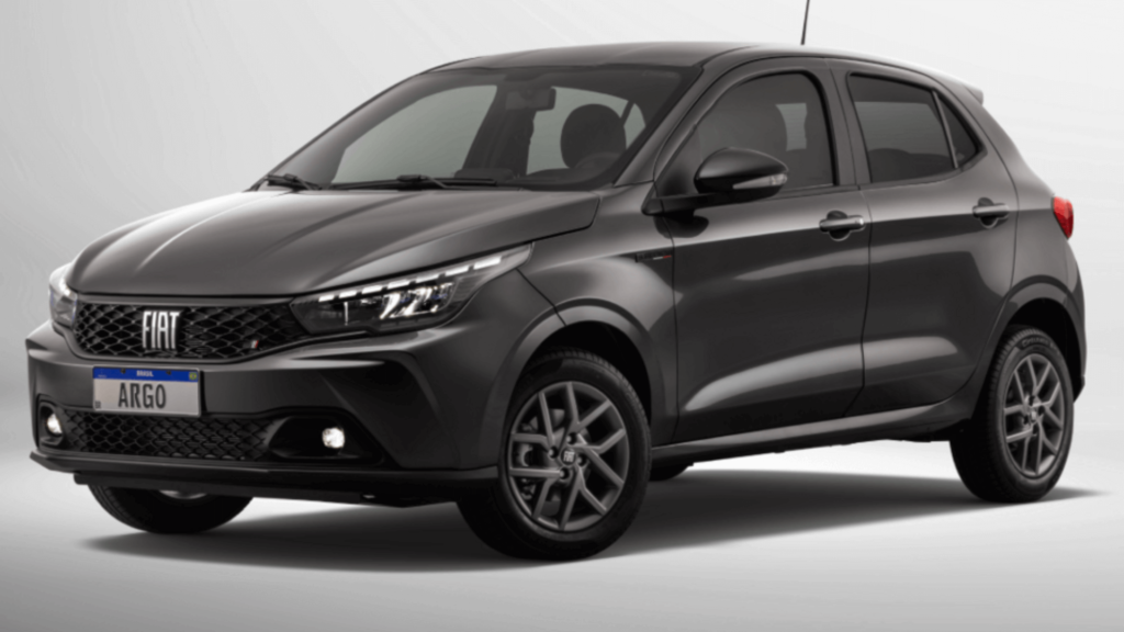 Fiat Argo cinza parado na diagonal.