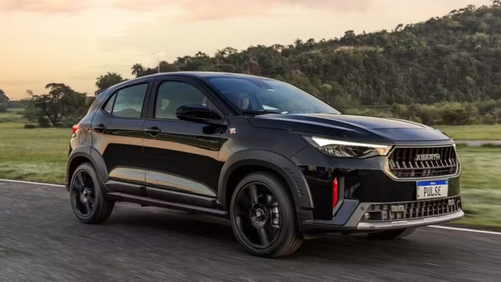 Fiat Pulse Abarth na estrada.