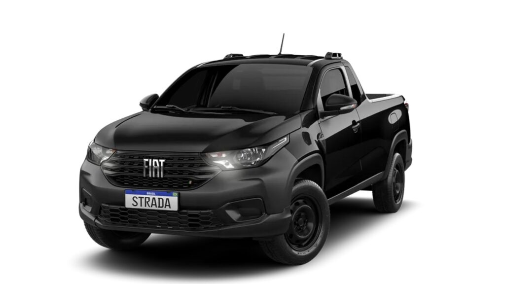 Fiat Strada Endurance 2026 preto parado na diagonal em um fundo branco.