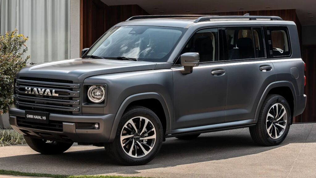 GWM Haval H9 2026 cinza parado na diagonal.