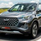 CAOA Chery Tiggo 5x cinza em movimento.