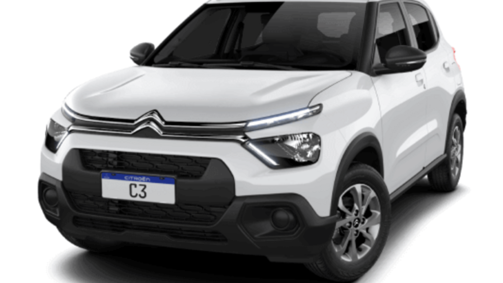 Citroën C3 branco de frente com os faróis acesos.