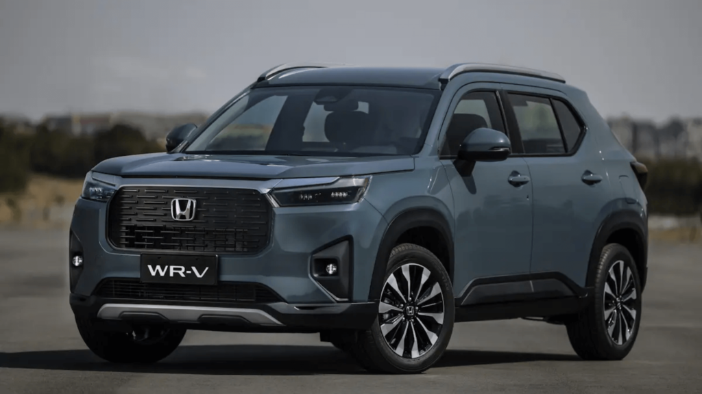 Honda WR-V EXL parado na diagonal.
