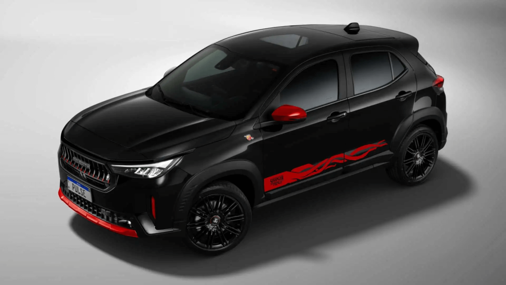 Fiat Pulse Abarth Stranger Things preto parado na diagonal.