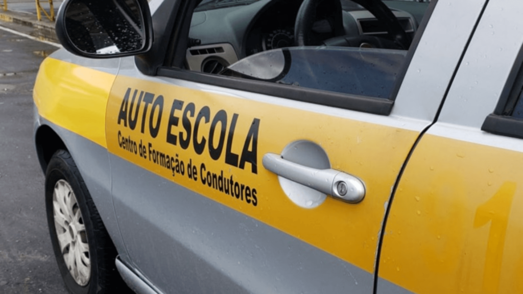 Carr prat da autoescola.