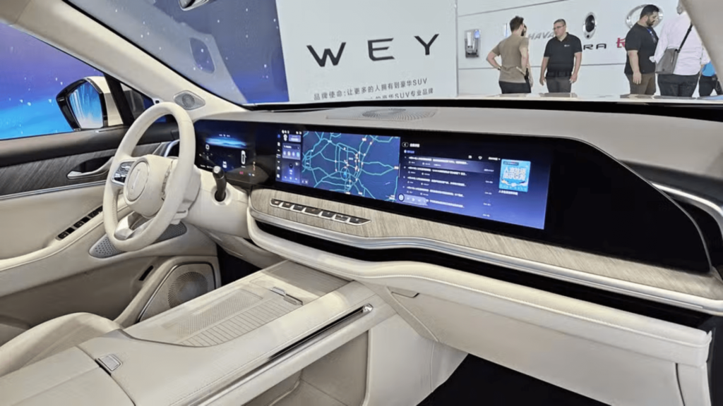 Interior branco do GWM Wey 07.