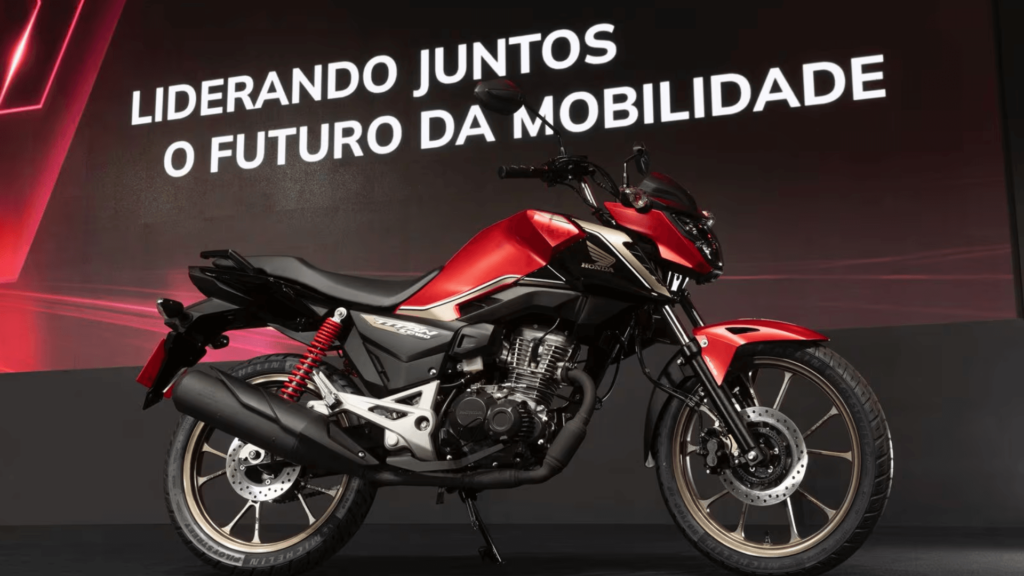 CG 160 Titan vermelha.