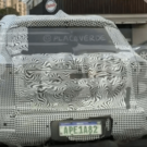 Traseira do Nissan Kait camuflada.