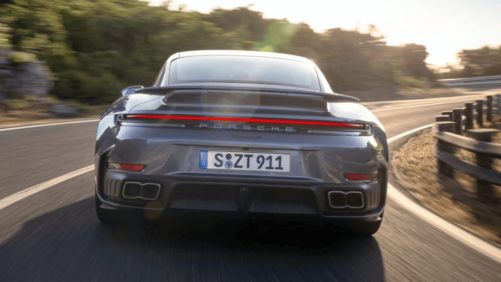 Traseira do Novo Porsche 911 Turbo S 2026.