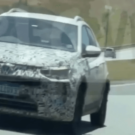 Novo SUV da Volkswagen em movimento na estrada.