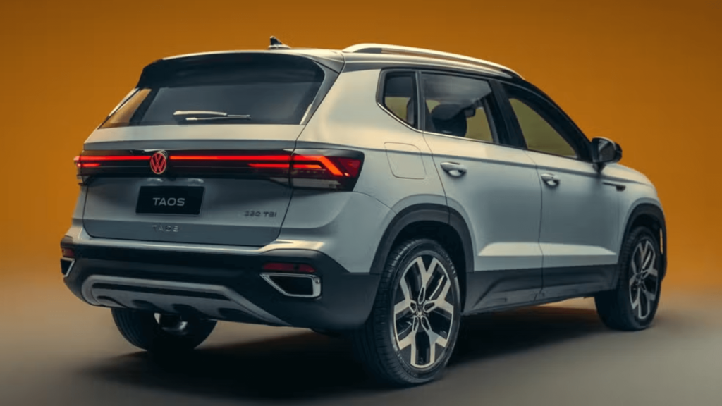 Traseira do Volkswagen Taos 2026.