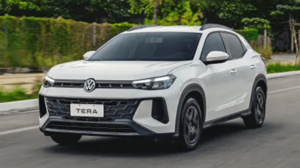 Volkswagen Tera branco em movimento na estrada.