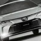 Toyota Corolla 2026 prata de frente.
