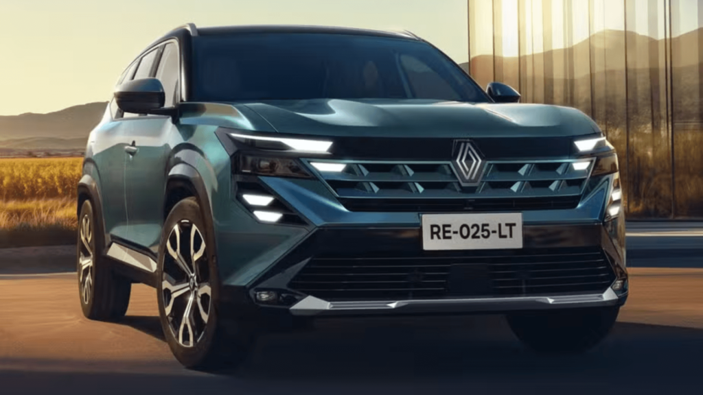 Renault Boreal azul parado na diagonal.