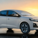 Renault Logan 2026 na diagonal com um por do sol no fundo.