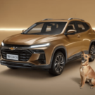 Chevrolet Tracker caramelo parada ma diagonal do lado de um cachorro.