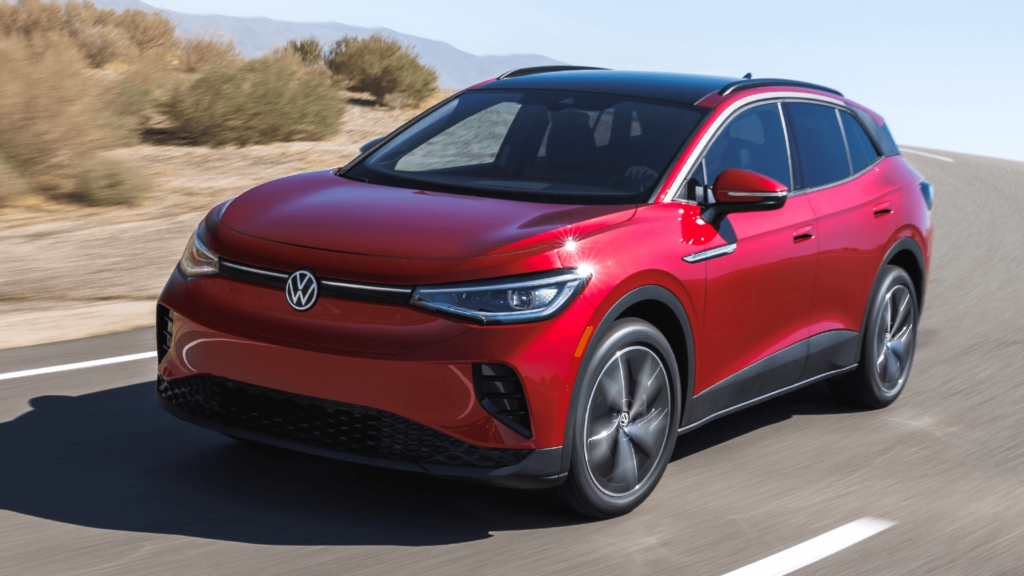 Nova geração do Volkswagen Tera vermelho em movimento na estrada.